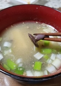 アミタケ、豆腐、ネギの味噌汁