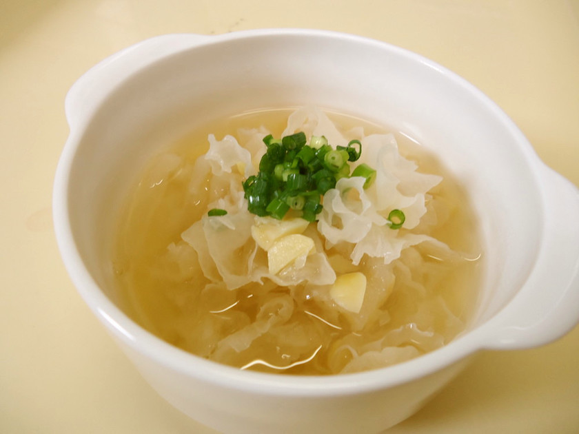 漢方医・薬膳！白きくらげとハスの実スープの画像