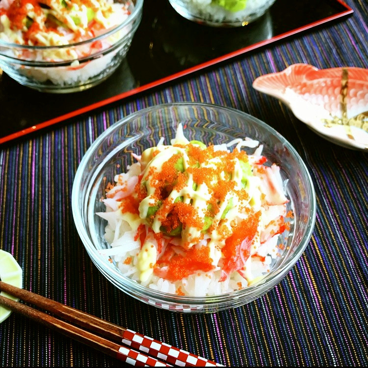 アボカドのサラダカップ寿司の画像