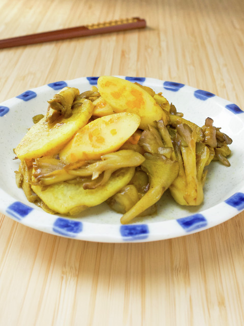チーかまと長芋とキノコの甘辛カレー炒めの画像