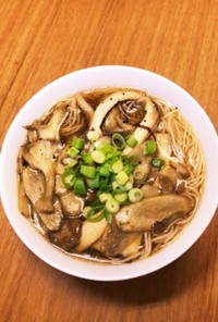 キノコとゴボウのピリ辛温麺（素麺）