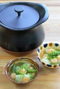 土鍋で冬瓜と海老のスープ