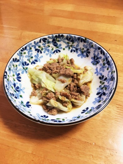 豚ひき肉とキャベツの味噌炒めの写真
