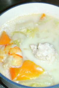 白菜と鶏肉団子のクリームシチュー