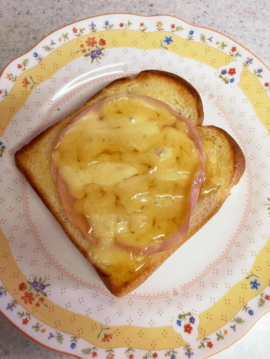 ハムチーズのハニーマヨトースト♡の画像