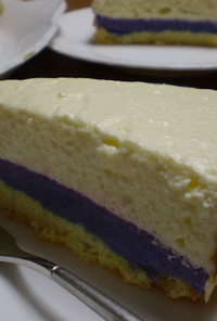 紫芋のレアチーズケーキ