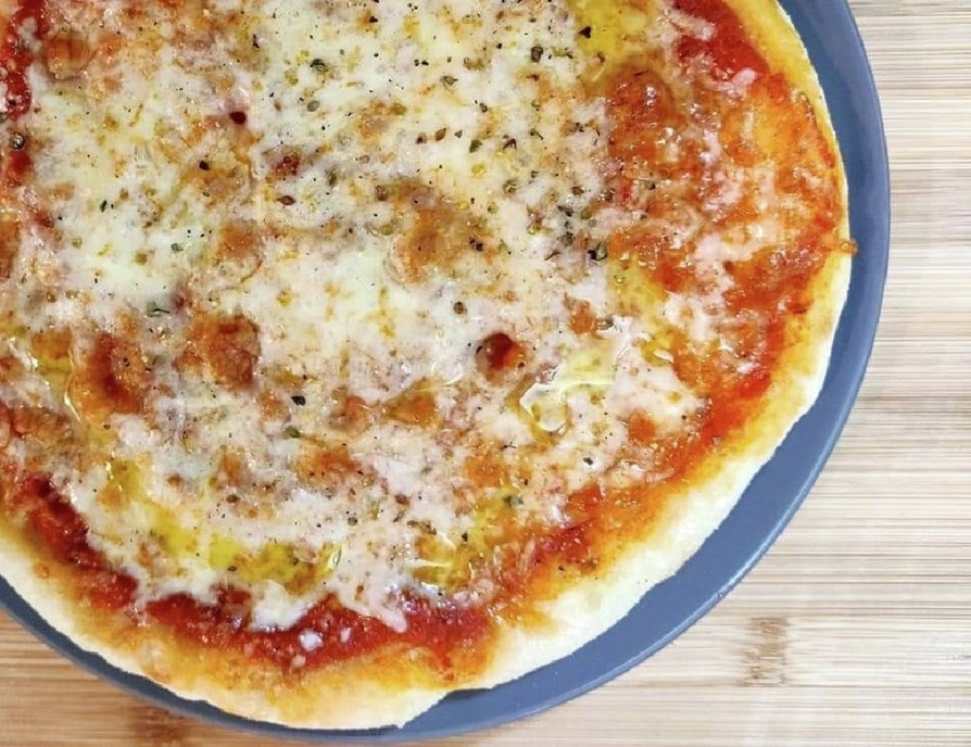 パルミジャーノチーズピザの画像
