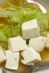 簡単キャベツと豆腐のスープ
