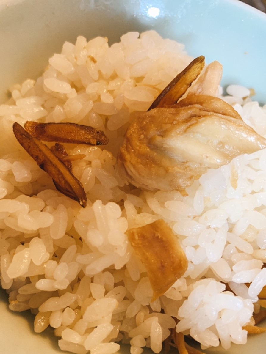 混ぜ込み型の鳥牛蒡ご飯の画像