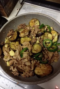 豚肉、真菰、野菜の炒め物