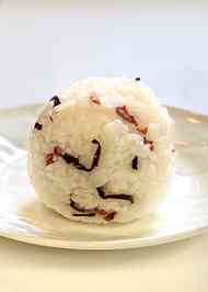 みんなが作ってる カリカリ梅 おにぎりのレシピ クックパッド 簡単おいしいみんなのレシピが360万品