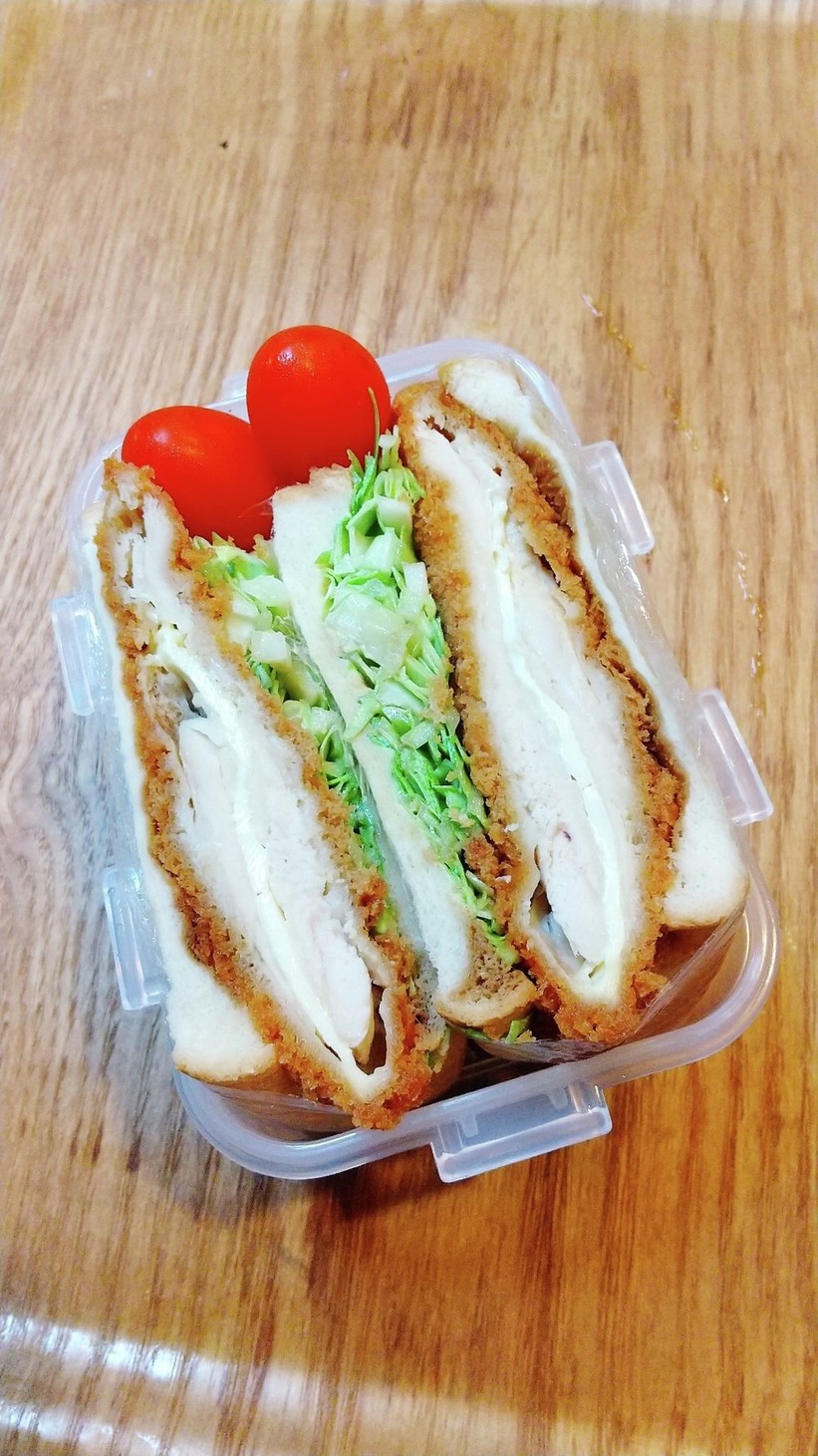 お弁当　チキンカツサンドイッチの画像