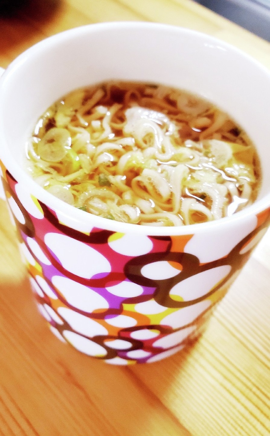 ミニカップ麺はマグカップお椀で食べる派☺の画像