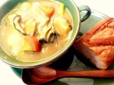 牡蠣のイエローシチュー★サフラン風味の写真