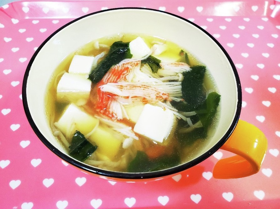 塩味まろやか♪カニカマと豆腐の中華スープの画像