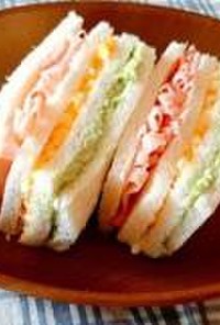 春の３色サンドイッチ