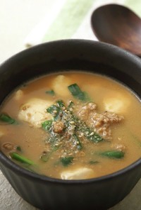 豆腐とひき肉の野菜だしみそスープ