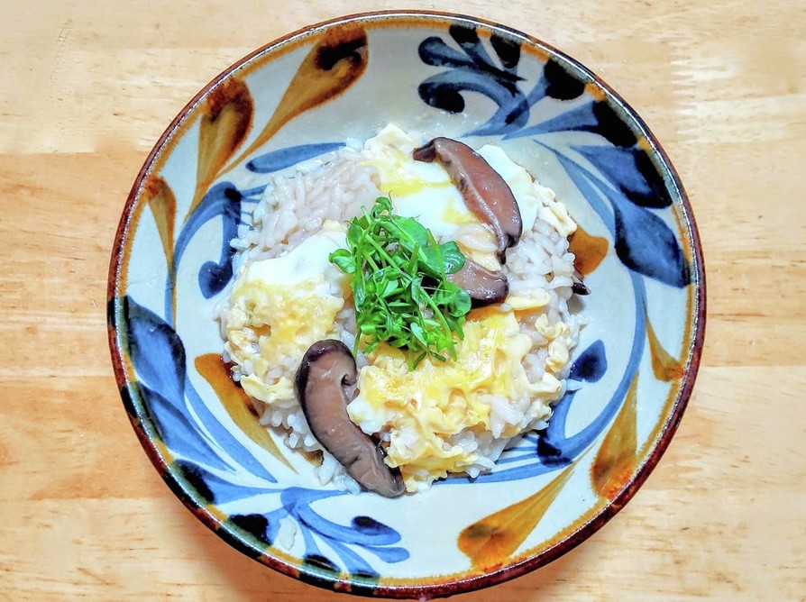 作り置き椎茸の佃煮で土鍋を使った雑炊の画像