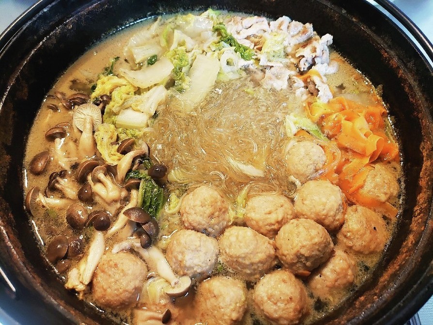 海鮮スープで肉団子と白菜のお鍋の画像