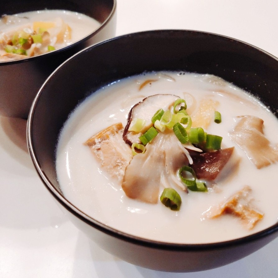 鮭とキノコの豆乳味噌スープ QCの画像
