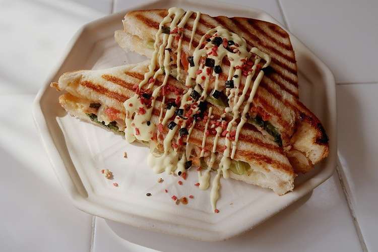 プルコギサンド 韓国風ホットサンド レシピ 作り方 By Kokubo クックパッド 簡単おいしいみんなのレシピが367万品