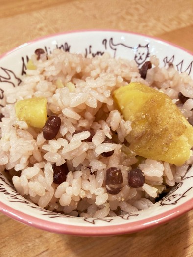栗と小豆の炊き込みご飯(栗赤飯)の写真