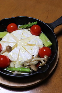 野菜とカマンベールチーズのアヒージョ