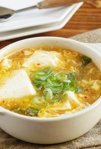 ☆簡単☆キムチと豆腐のとろとろ卵スープ