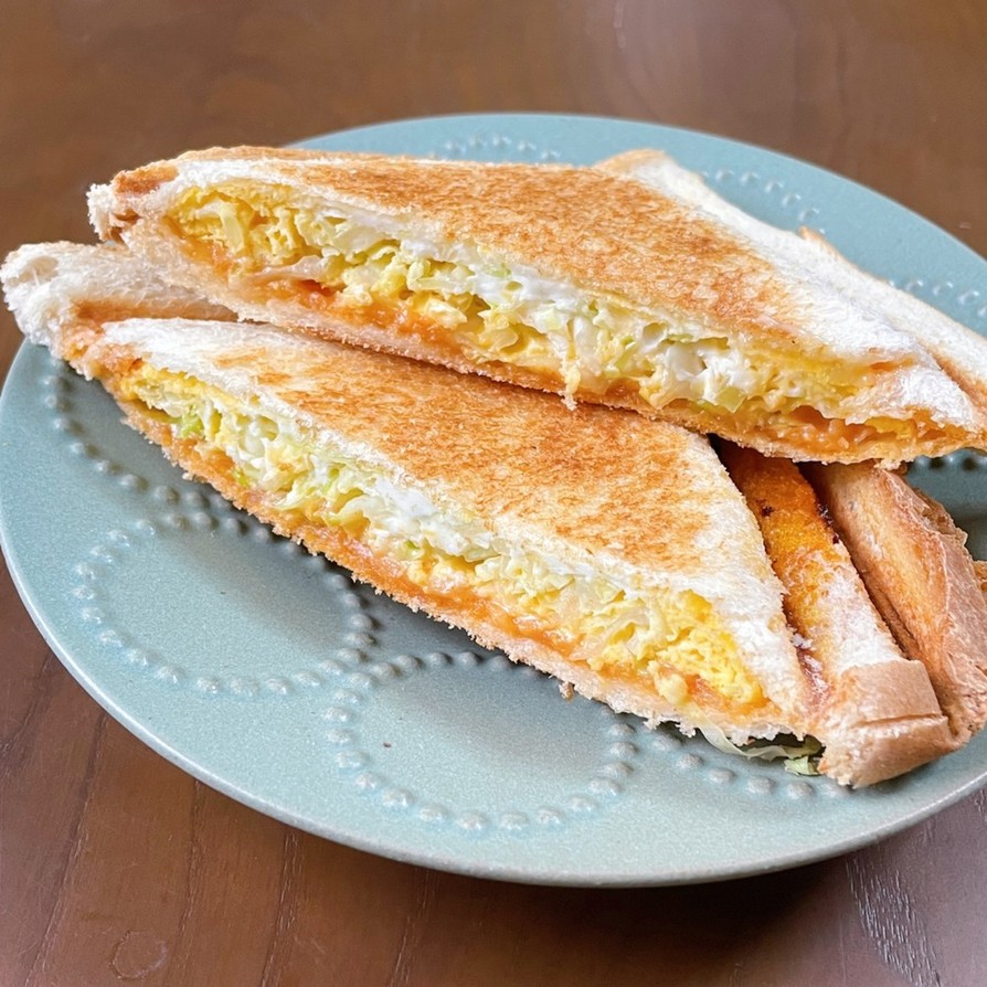 卵・キャベツ・チーズのホットサンドの画像