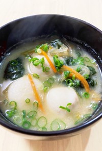 里芋の味噌汁(冷凍食品使用)