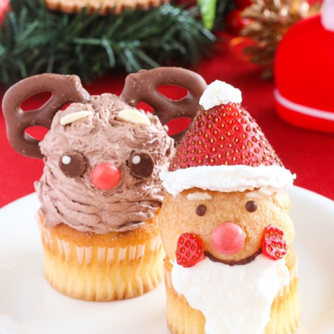 クリスマス♡サンタとトナカイカップケーキ