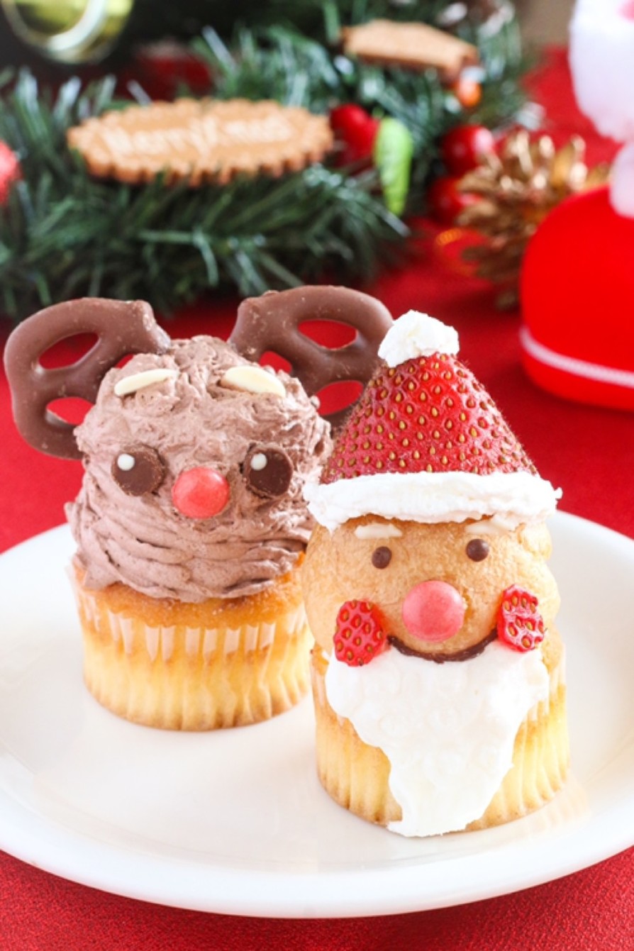 クリスマス♡サンタとトナカイカップケーキの画像