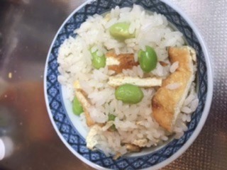 油揚げと枝豆の炊き込みご飯の画像