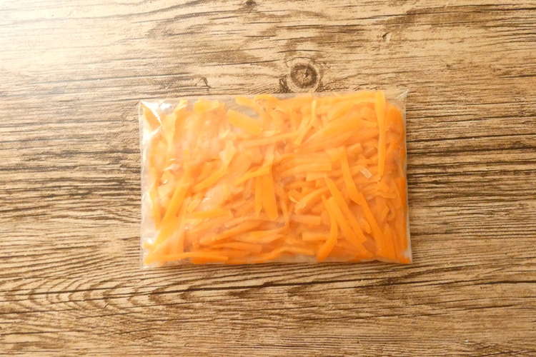 サッと使えて便利 塩もみ冷凍人参 レシピ 作り方 By 140 わんたるママ クックパッド 簡単おいしいみんなのレシピが366万品