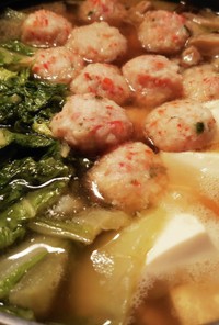 カニ入り団子と白菜の海鮮スープ鍋
