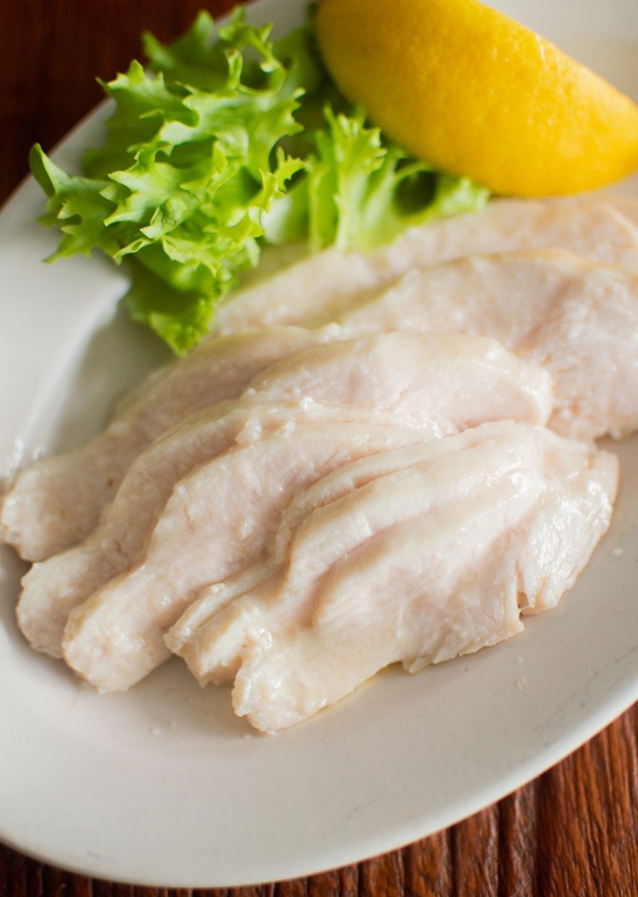 簡単しっとり！鶏胸サラダチキン（鶏ハム）の画像