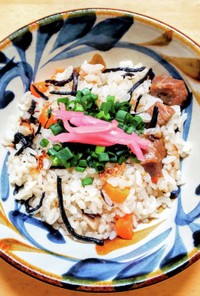 作り置き塩胡椒豚で沖縄風炊き込みご飯