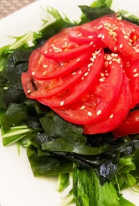 トマトとわかめと水菜のサラダ