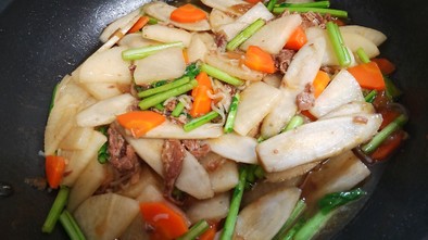 手抜き☆牛丼の具を使った根菜の炒め物の写真