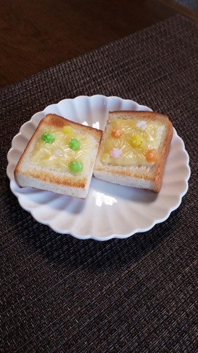 春を先取り♡金平糖チーズトーストの写真
