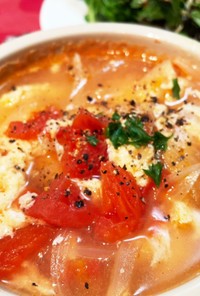 トマトと卵とチーズのスープ