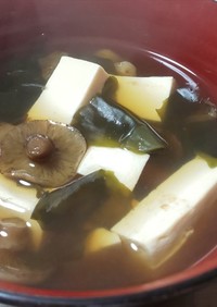 ナラタケとシモコシの湯豆腐風