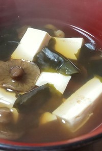 ナラタケとシモコシの湯豆腐風
