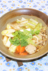 【ひとり鍋】鶏つくねの生姜土鍋