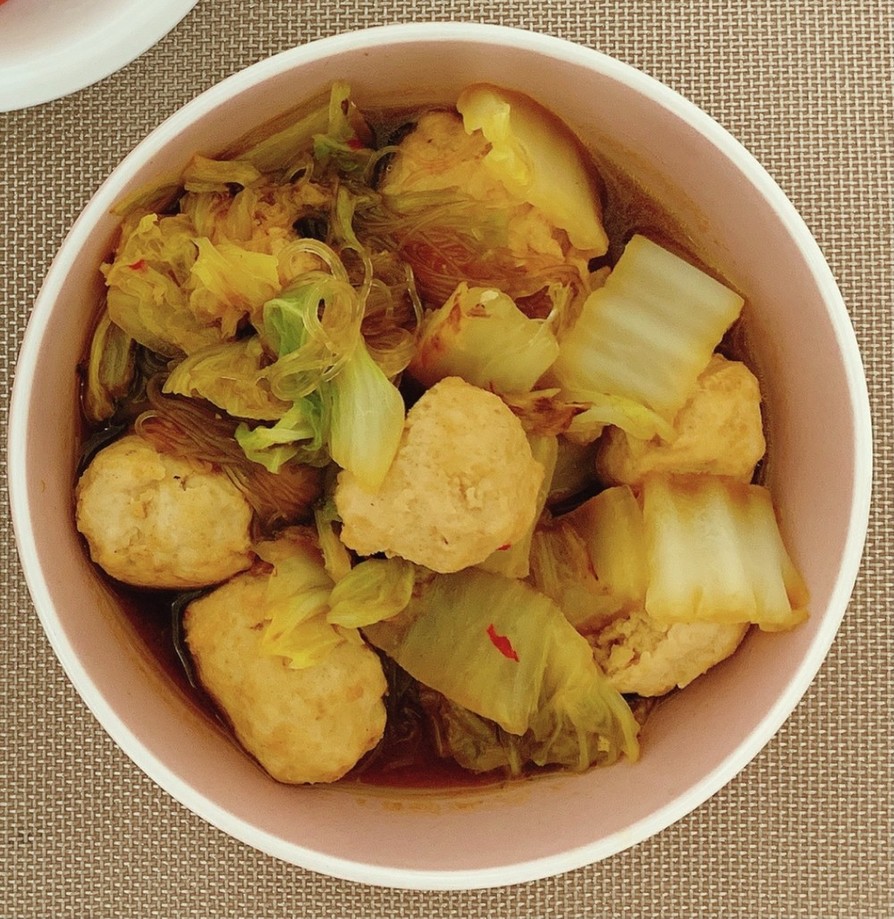 鶏団子と白菜の旨辛春雨スープの画像