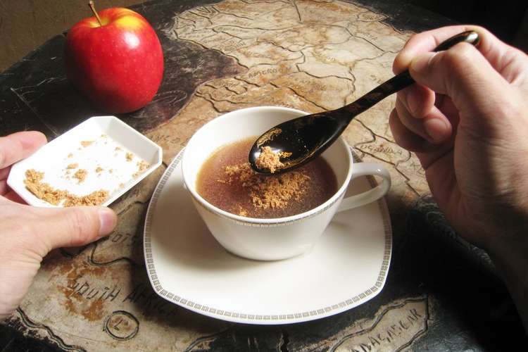 紅茶 With りんごの皮砂糖 レシピ 作り方 By １０００人 クックパッド 簡単おいしいみんなのレシピが374万品