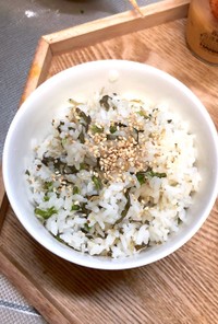 ちりめんじゃこと紫蘇の炊き込みご飯