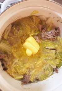 あったかい♡白菜と豚バラ肉の味噌バター鍋