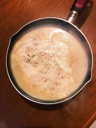 豆乳とキムチと豆腐のスープの写真