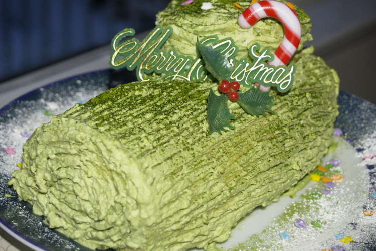 クリスマスケーキ 抹茶風ブッシュドノエル レシピ 作り方 By コッコままクッキング クックパッド 簡単おいしいみんなのレシピが349万品